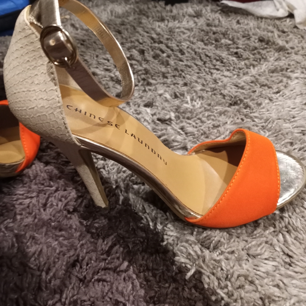 Chinese laundry shoes size 6m